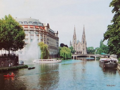 Strasbourg - Les rives de l'Ill et l'église Saint-Paul (2).jpg