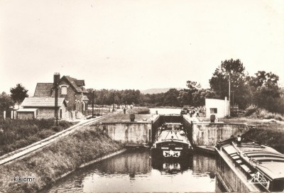 Pargny-Filain (Aisne) - Canal de l'Oise à l'Aisne - L'écluse (1) (Copier).jpg