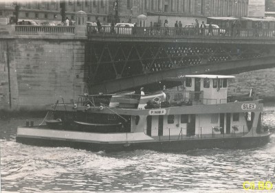 IMG_20161218_SILEX_P14881F_au pont d'Arcole (Copier).jpg (127.28 Kio) Vu 7621 fois IMG_20161218_SILEX_P14881F_au pont d'Arcole (Copier).jpg