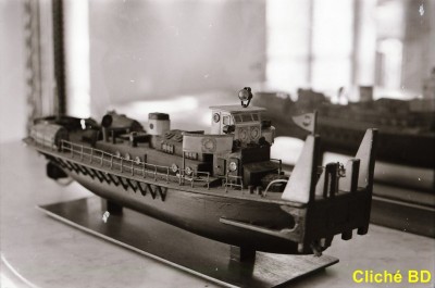 IMG_20170222_0037 Maquette remorqueur SGNF style fauvette (Copier)#.jpg (73.05 Kio) Vu 2988 fois IMG_20170222_0037 Maquette remorqueur SGNF style fauvette (Copier)#.jpg