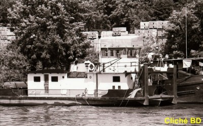 IMG_20170222_0088 POUSSAH & LES 3 FILLES juin 1978 (Copier)#.jpg (149.86 Kio) Vu 4471 fois IMG_20170222_0088 POUSSAH & LES 3 FILLES juin 1978 (Copier)#.jpg