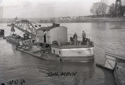 ponton grue Cygne@musee-conflans.jpg