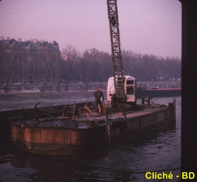 IMG_197602_0010Ponton grue (Copier).jpg