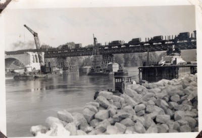 grue flottante à X, 1941 (DR, Coll. vM) - resized.jpg