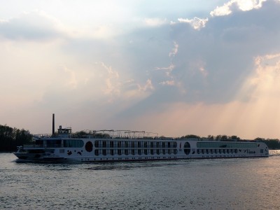 A-Rosa-Viva-2-14-04-2016-Oosterhout (2).JPG (152.94 Kio) Vu 1894 fois A-Rosa-Viva-2-14-04-2016-Oosterhout (2).JPG