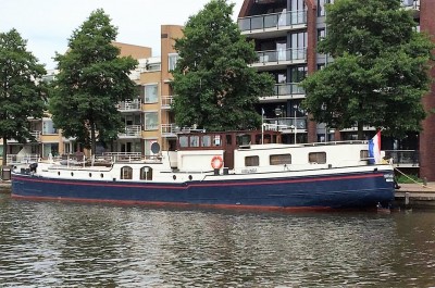 Virunga-2-01-07-2017-Sneek (2).jpg (254.32 Kio) Vu 1852 fois Virunga-2-01-07-2017-Sneek (2).jpg