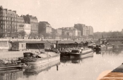 Paris 04.41, Ausschnitt Péniches (DR, Coll. vM) resized.jpg (86.3 Kio) Vu 2594 fois Paris 04.41, Ausschnitt Péniches (DR, Coll. vM) resized.jpg