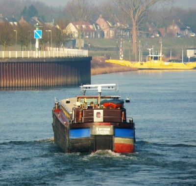 Veronica-3-27-03-2018-sluis-Lith (2).JPG (227.55 Kio) Vu 7838 fois Veronica-3-27-03-2018-sluis-Lith (2).JPG