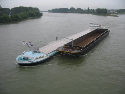 jaguar et la barge 009 [800x600].jpg